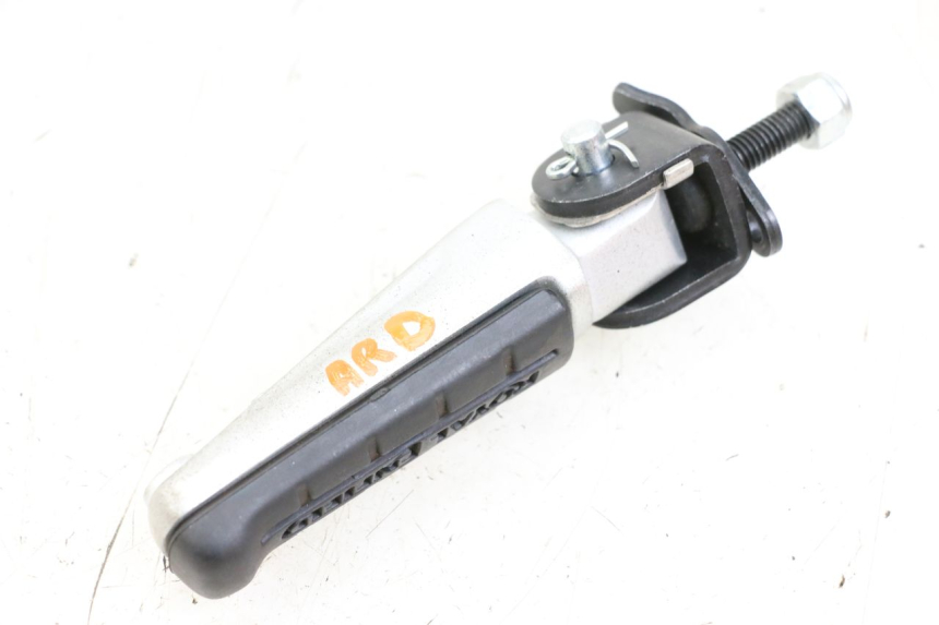 photo de PODNÓŻEK TYLNY PRAWY ROYAL ENFIELD CONTINENTAL GT 650 (2019 - 2024) - Zbliżenie techniczne