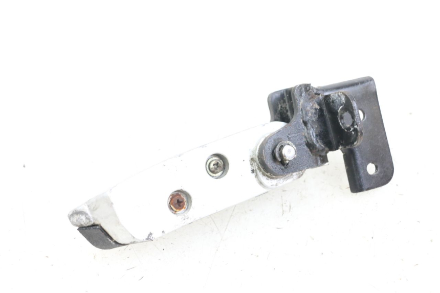 photo de PODNÓŻEK TYLNY PRAWY DAELIM S3 125 (2010 - 2017) - Inny kąt widzenia