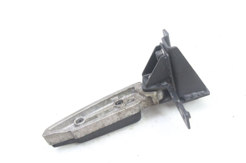 photo de PODNÓŻEK TYLNY PRAWY PEUGEOT SATELIS 125 (2013 - 2018) - Zbliżenie techniczne