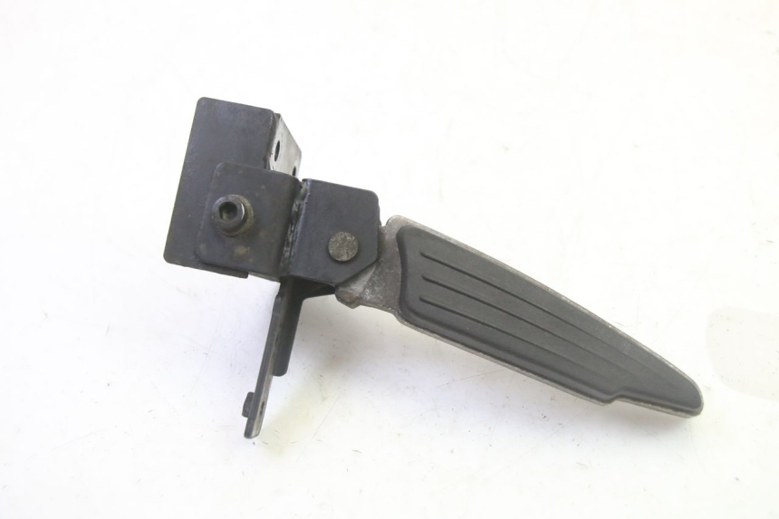 photo de PODNÓŻEK TYLNY PRAWY PEUGEOT SATELIS 125 (2013 - 2018) - Inny kąt widzenia