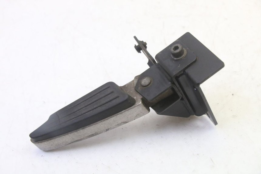 photo de PODNÓŻEK TYLNY PRAWY PEUGEOT SATELIS 125 (2010 - 2012) - Zbliżenie techniczne