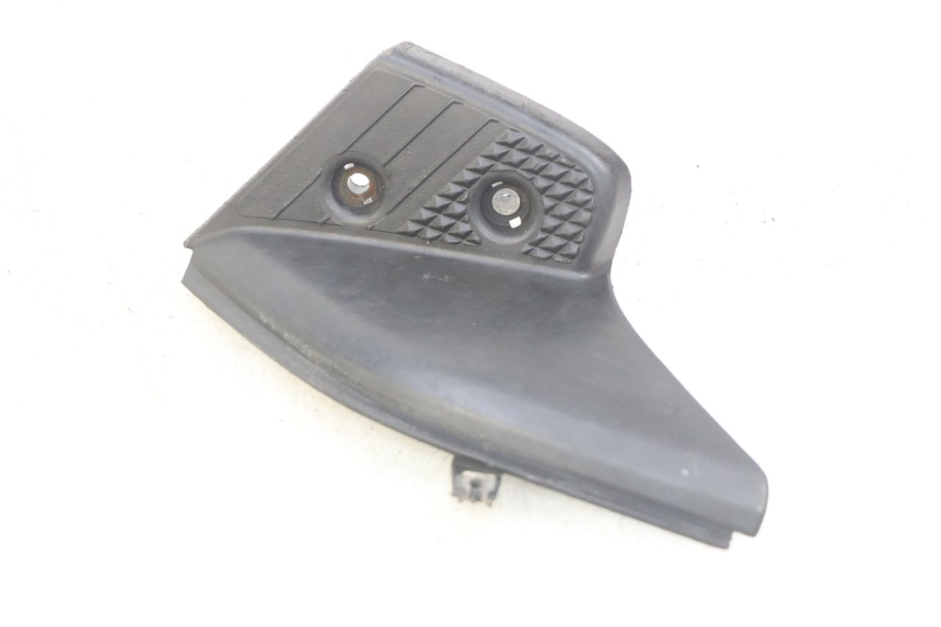 photo de PODNÓŻEK TYLNY PRAWY YAMAHA SLIDER NAKED 50 (2004 - 2018) - Inny kąt widzenia