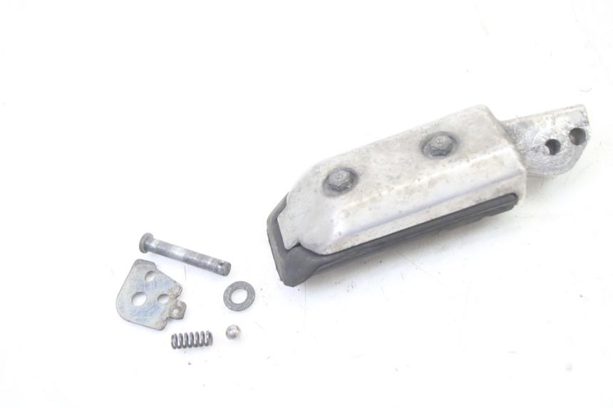 photo de PODNÓŻEK TYLNY PRAWY HONDA ST PAN EUROPEAN 1300 (2002 - 2013) - Zoom stanu zużycia