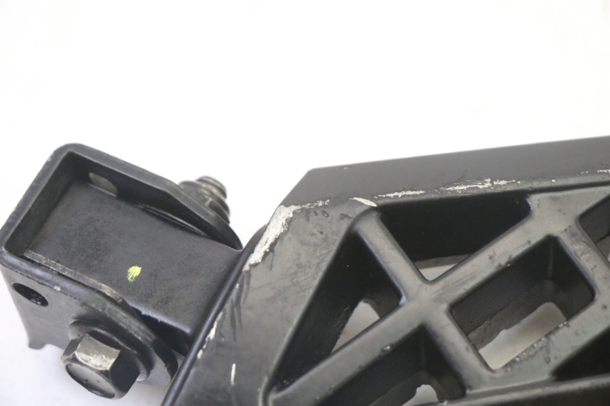 photo de PODNÓŻEK TYLNY PRAWY PEUGEOT STREETZONE I 2T 50 (2018 - 2020) - Zbliżenie techniczne