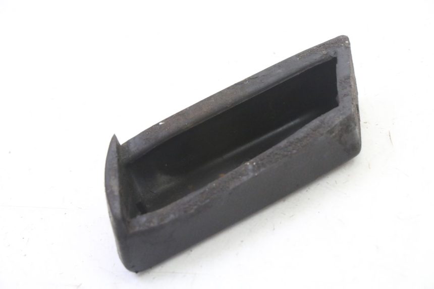 photo de PODNÓŻEK TYLNY PRAWY PIAGGIO SUPER LX 125 (2000 - 2003) - Zbliżenie techniczne