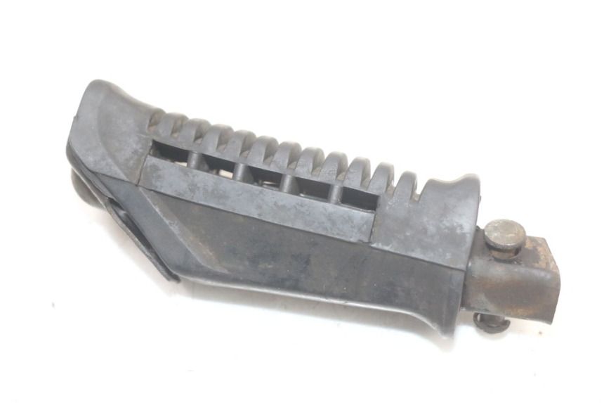 photo de PODNÓŻEK TYLNY PRAWY SUZUKI GS F 500 (2004 - 2007) - Widok główny