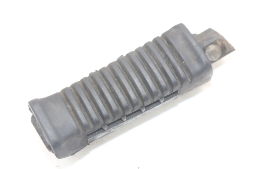 photo de PODNÓŻEK TYLNY PRAWY SUZUKI GS F 500 (2004 - 2007) - Zoom stanu zużycia