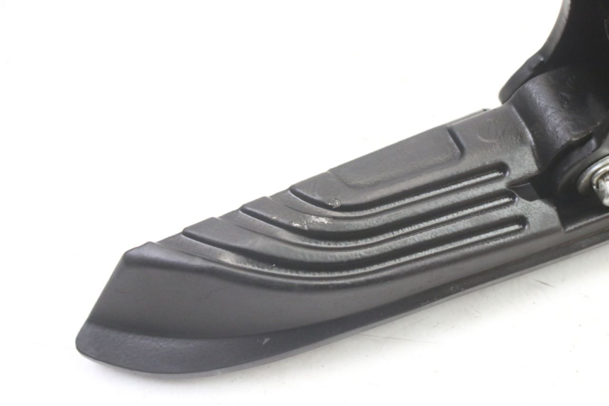 photo de PODNÓŻEK TYLNY PRAWY APRILIA SXR 50 (2021 - 2023) - Zoom stanu zużycia