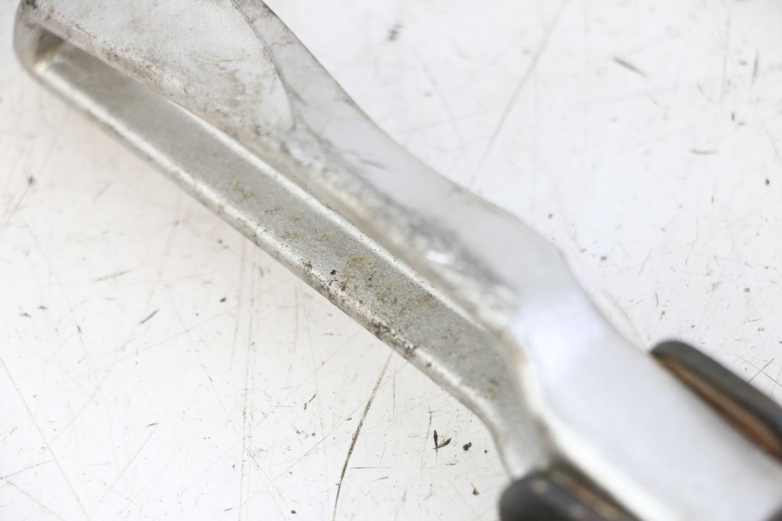 photo de PODNÓŻEK TYLNY PRAWY PEUGEOT TWEET PRO CARGO 50 (2018 - 2022) - Zbliżenie techniczne