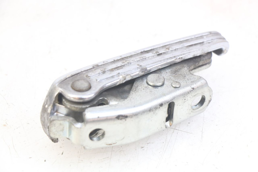 photo de PODNÓŻEK TYLNY PRAWY PIAGGIO VESPA GRANTURISMO 125 (2003 - 2007) - Zoom stanu zużycia