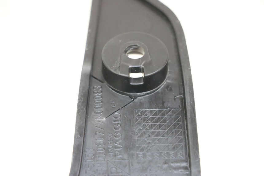 photo de PODNÓŻEK TYLNY PRAWY PIAGGIO VESPA PRIMAVERA 4T 50 (2021 - 2024) - Zoom stanu zużycia