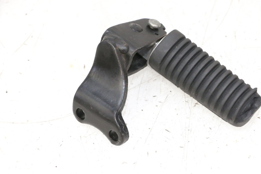 photo de PODNÓŻEK TYLNY PRAWY YAMAHA XMAX X-MAX 125 (2006 - 2009) - Zoom stanu zużycia