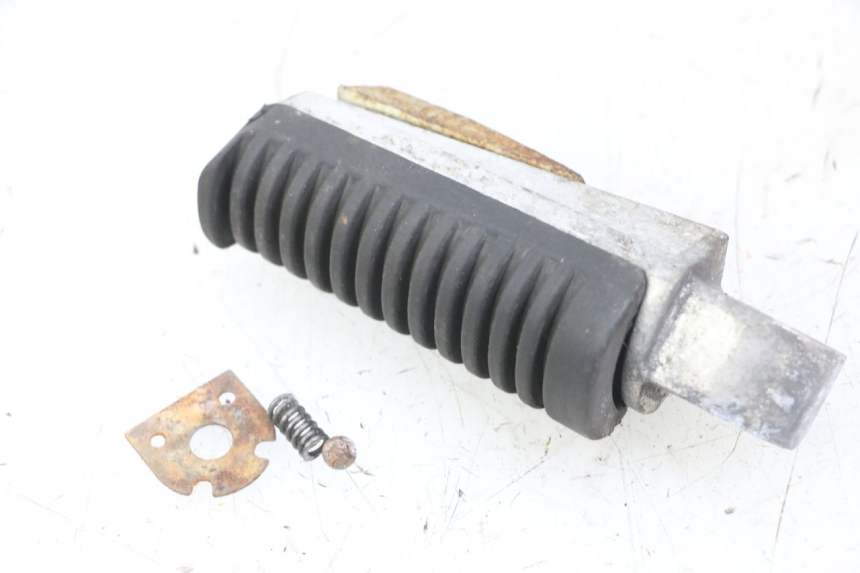 photo de PODNÓŻEK TYLNY PRAWY YAMAHA XJ6 ABS 600 (2008 - 2016) - Inny kąt widzenia