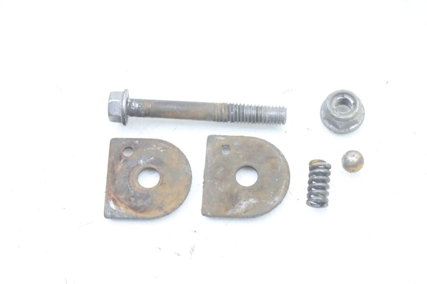 photo de PODNÓŻEK TYLNY PRAWY YAMAHA FZS FAZER 600 (2001 - 2003) - Punkty mocowania