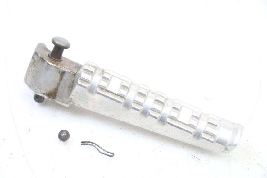 photo de PODNÓŻEK TYLNY PRAWY YAMAHA X-MAX XMAX ABS 250 (2010 - 2014) - Szczegół części