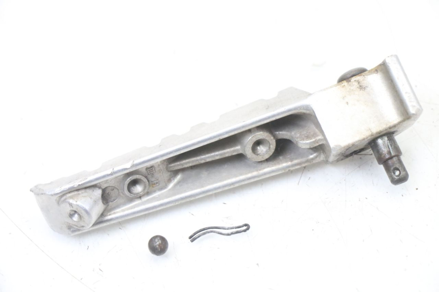 photo de PODNÓŻEK TYLNY PRAWY YAMAHA X-MAX XMAX ABS 250 (2010 - 2014) - Inny kąt widzenia