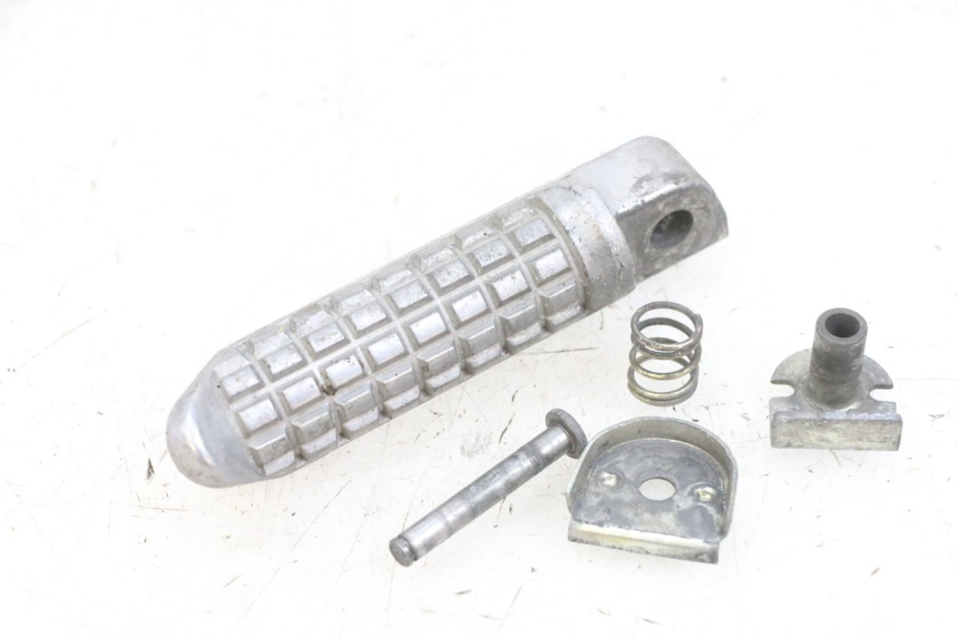 photo de PODNÓŻEK TYLNY PRAWY KAWASAKI ZR 7 750 (1999 - 2004) - Widok główny