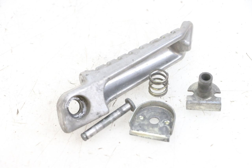 photo de PODNÓŻEK TYLNY PRAWY KAWASAKI ZR 7 750 (1999 - 2004) - Zoom stanu zużycia