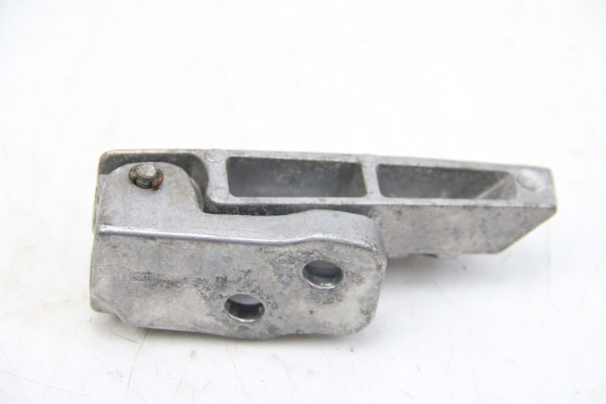 photo de PODNÓŻEK TYLNY LEWY ECCITY ARTELEC 670 1 (2013 - 2017) - Zbliżenie techniczne