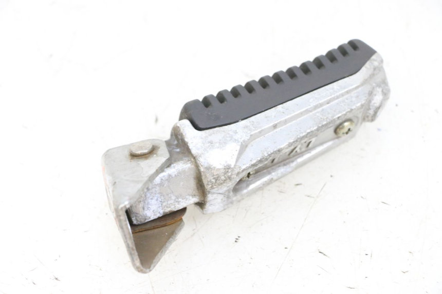 photo de PODNÓŻEK TYLNY LEWY KSR CODE 125 (2018 - 2020) - Zbliżenie techniczne