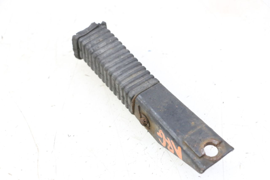 photo de PODNÓŻEK TYLNY LEWY SKYTEAM DAX REPLICA 110 (2005 - 2015) - Zoom stanu zużycia