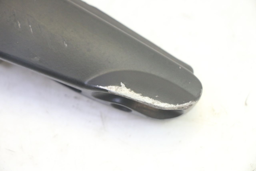 photo de PODNÓŻEK TYLNY LEWY PIAGGIO FLY 4T 50 (2013 - 2017) - Zoom stanu zużycia