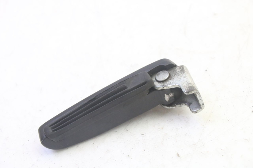 photo de PODNÓŻEK TYLNY LEWY PIAGGIO FLY 4T 50 (2013 - 2017) - Punkty mocowania