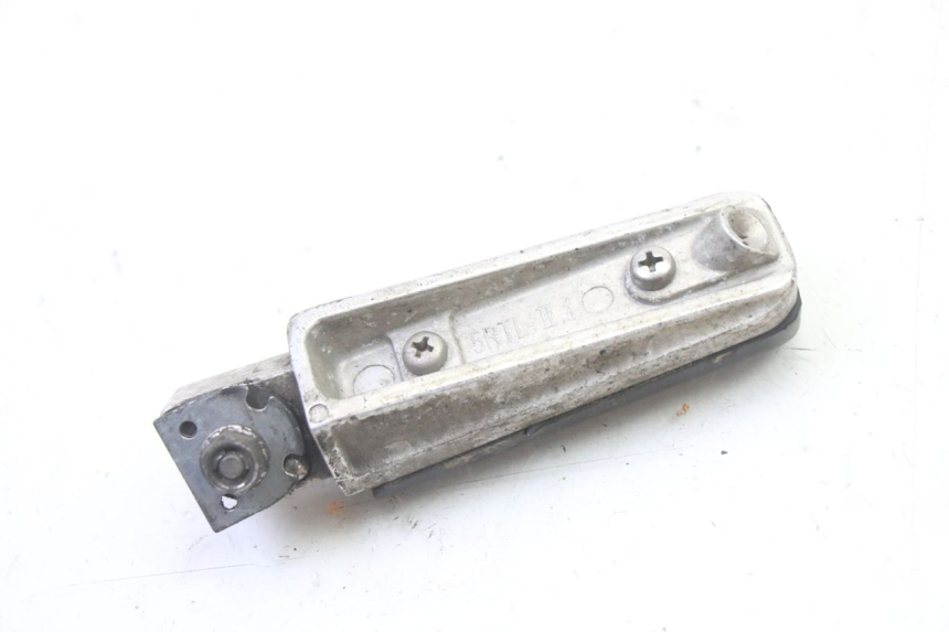 photo de PODNÓŻEK TYLNY LEWY YAMAHA FZ6 FAZER S2 600 (2007 - 2011) - Zbliżenie techniczne