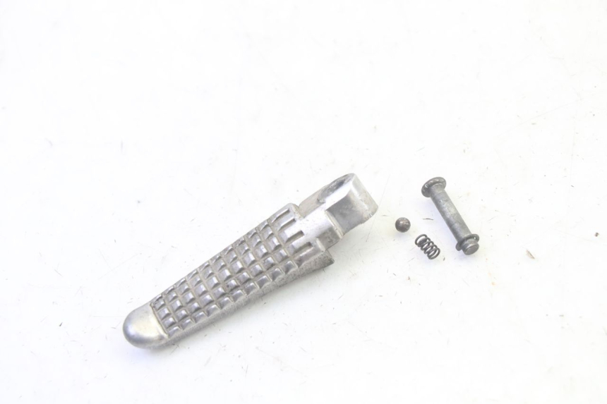 photo de PODNÓŻEK TYLNY LEWY SUZUKI GSF N BANDIT 600 (1996 - 1999) - Widok główny