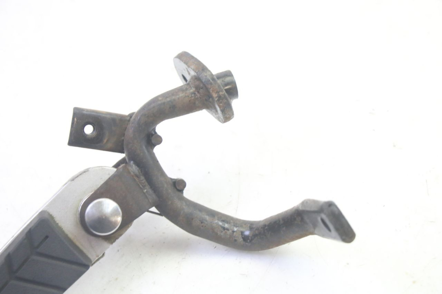 photo de PODNÓŻEK TYLNY LEWY SYM GTS EVO 125 (2009 - 2013) - Zoom stanu zużycia