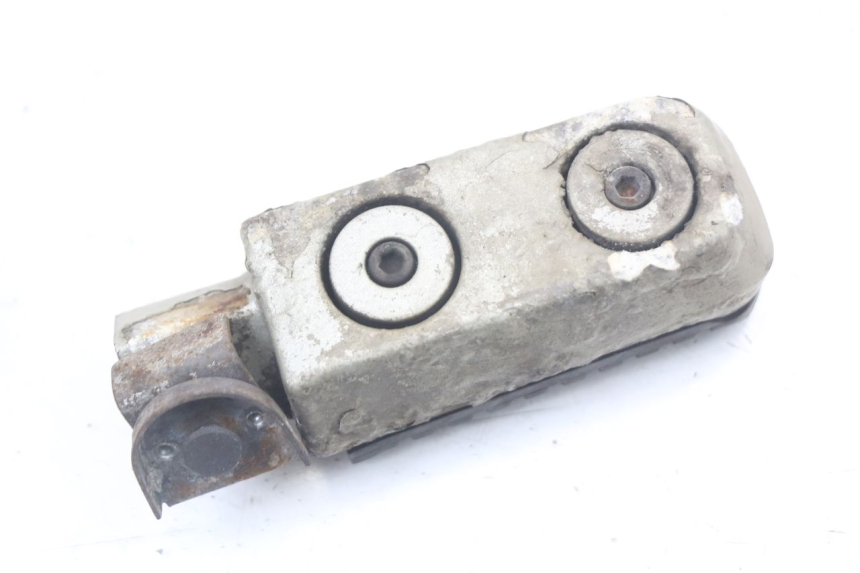 photo de PODNÓŻEK TYLNY LEWY KAWASAKI GTR 1000 (1994 - 2004) - Zbliżenie techniczne