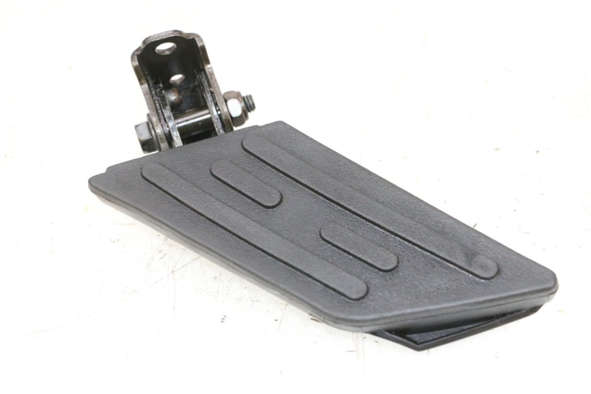 photo de PODNÓŻEK TYLNY LEWY PEUGEOT KISBEE 2T 50 (2010 - 2017) - Widok ogólny