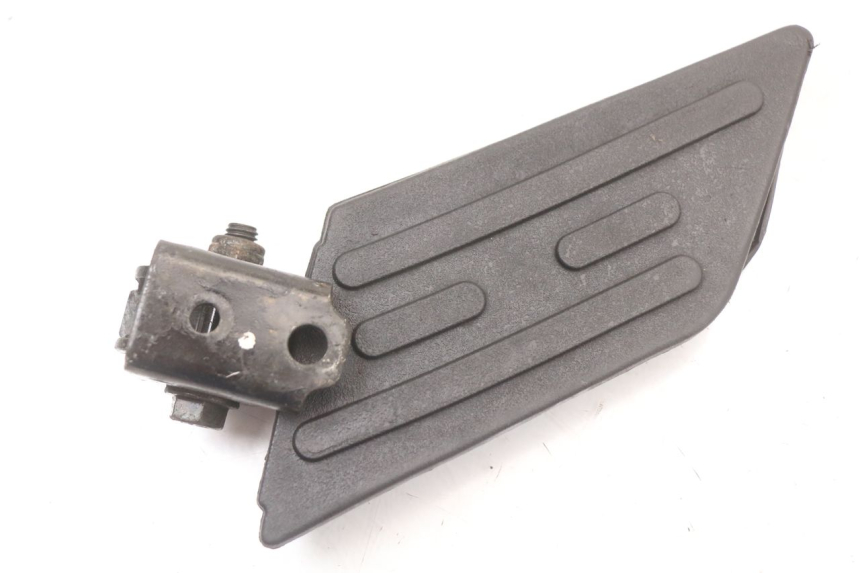 photo de PODNÓŻEK TYLNY LEWY PEUGEOT KISBEE 4T 50 (2010 - 2017) - Szczegół części