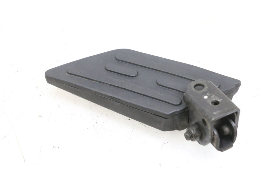 photo de PODNÓŻEK TYLNY LEWY PEUGEOT KISBEE 4T 50 (2010 - 2017) - Szczegół części