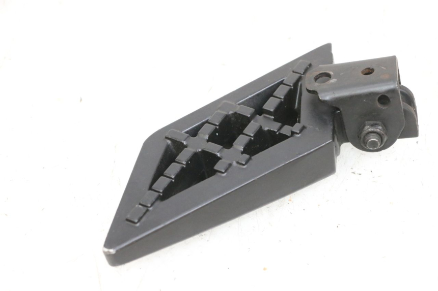 photo de PODNÓŻEK TYLNY LEWY PEUGEOT KISBEE 4T 50 (2018 - 2022) - Szczegół części