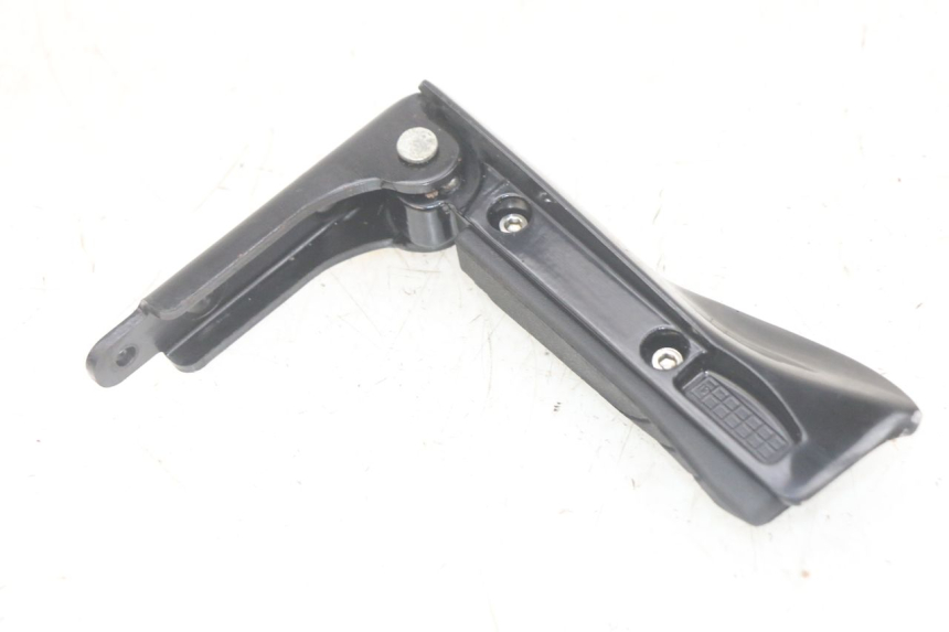 photo de PODNÓŻEK TYLNY LEWY PIAGGIO MP3 HPE 300 (2019 - 2026) - Szczegół części