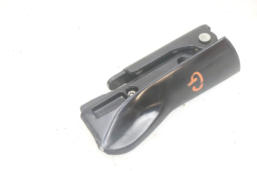 photo de PODNÓŻEK TYLNY LEWY PIAGGIO MP3 HPE 300 (2019 - 2026) - Inny kąt widzenia