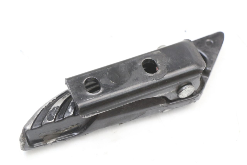 photo de PODNÓŻEK TYLNY LEWY PIAGGIO NEW TYPHOON 50 (2018 - 2021) - Szczegół części