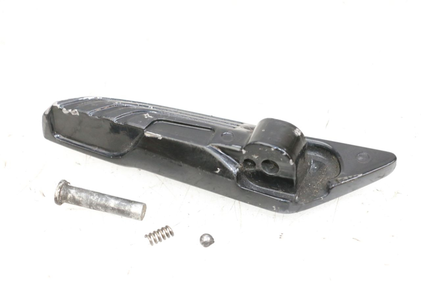 photo de PODNÓŻEK TYLNY LEWY PIAGGIO NEW TYPHOON 50 (2018 - 2021) - Zbliżenie techniczne