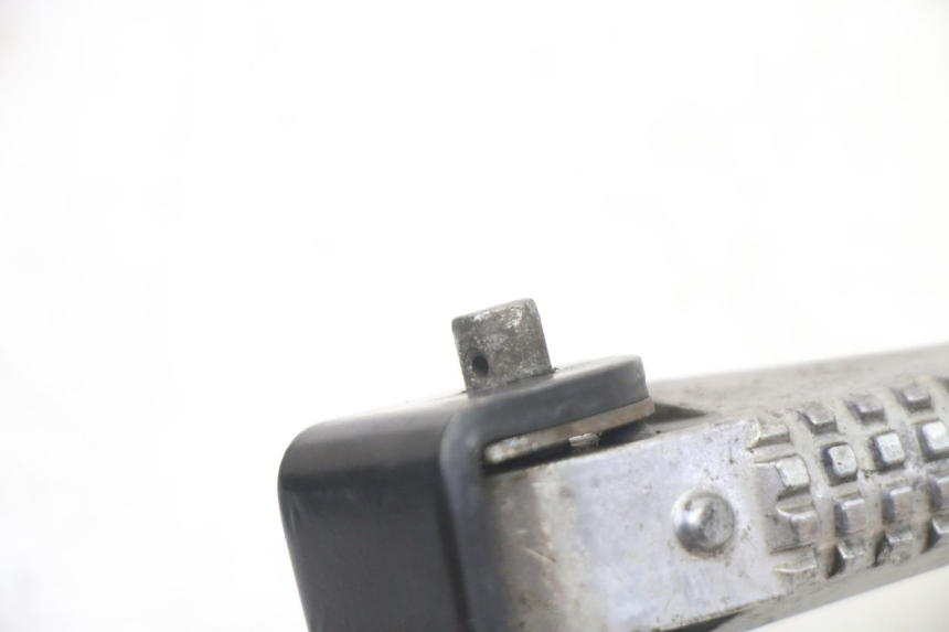 photo de PODNÓŻEK TYLNY LEWY PIAGGIO NRG POWER PUREJET 50 (2018 - 2021) - Punkty mocowania