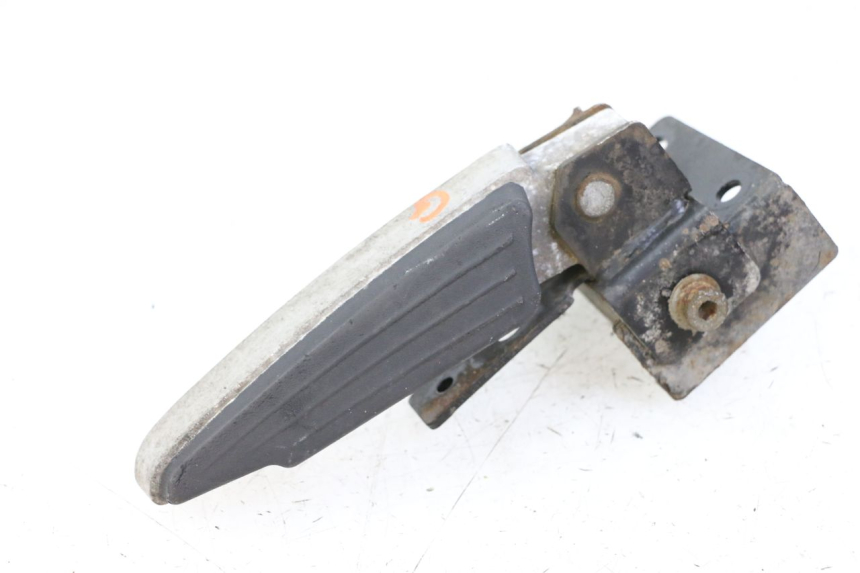 photo de PODNÓŻEK TYLNY LEWY PEUGEOT SATELIS 125 (2013 - 2018) - Widok główny