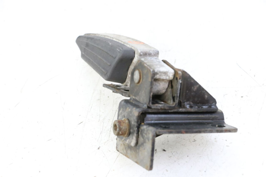 photo de PODNÓŻEK TYLNY LEWY PEUGEOT SATELIS 125 (2013 - 2018) - Punkty mocowania