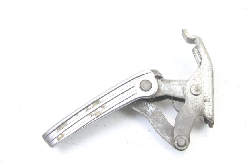 photo de PODNÓŻEK TYLNY LEWY PIAGGIO VESPA GRANTURISMO 125 (2003 - 2007) - Widok główny