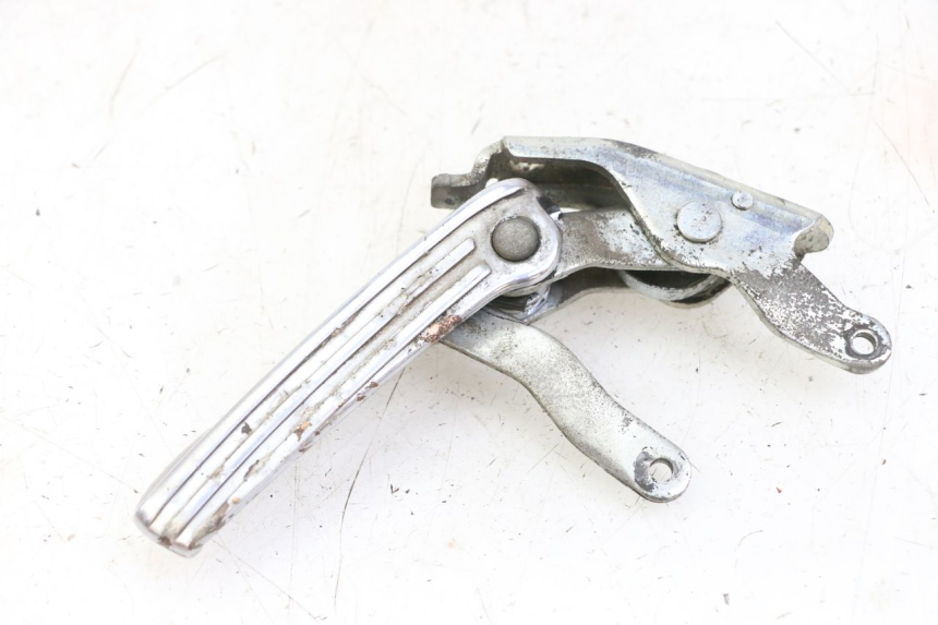 photo de PODNÓŻEK TYLNY LEWY PIAGGIO VESPA GRANTURISMO 200 (2004 - 2005) - Widok główny