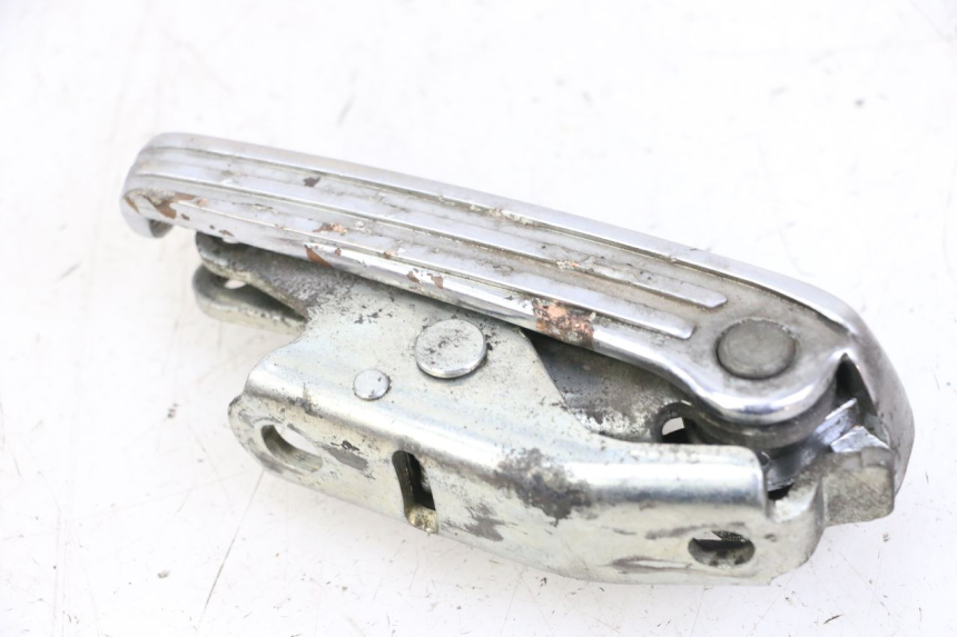 photo de PODNÓŻEK TYLNY LEWY PIAGGIO VESPA GRANTURISMO 200 (2004 - 2005) - Punkty mocowania