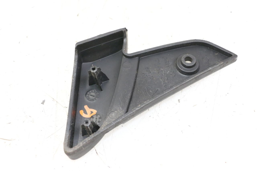 photo de PODNÓŻEK TYLNY LEWY PIAGGIO VESPA LX IE 125 (2010 - 2012) - Zoom stanu zużycia