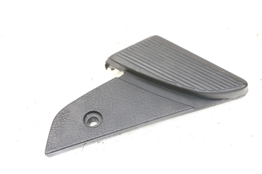 photo de PODNÓŻEK TYLNY LEWY PIAGGIO VESPA S 2T 50 (2007 - 2014) - Zoom stanu zużycia