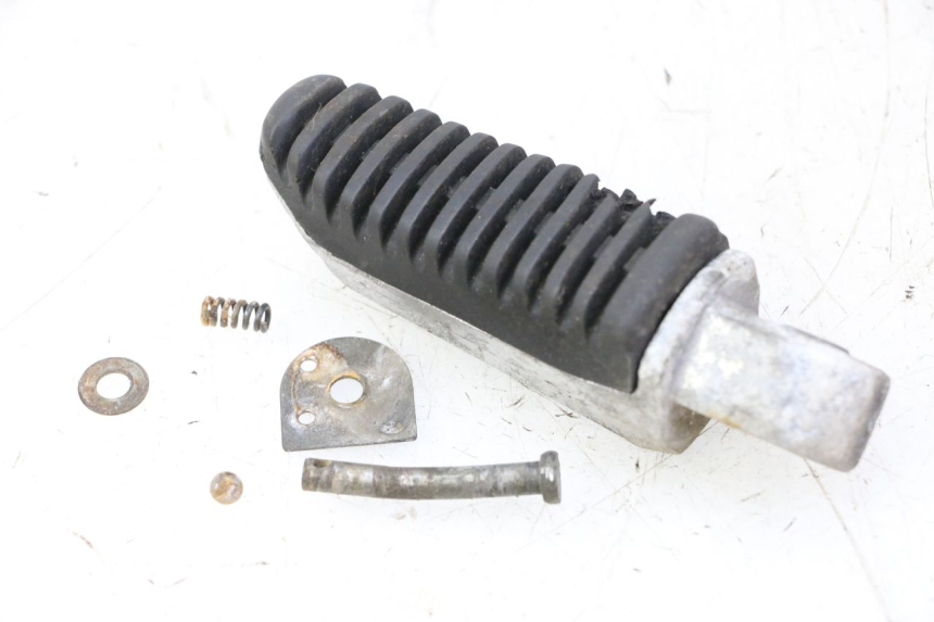 photo de PODNÓŻEK TYLNY LEWY MAG POWER R-STREET 50 (2016 - 2025) - Zbliżenie techniczne