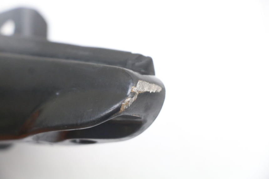 photo de PODNÓŻEK TYLNY LEWY GILERA RUNNER SP 50 (2009 - 2017) - Zbliżenie techniczne