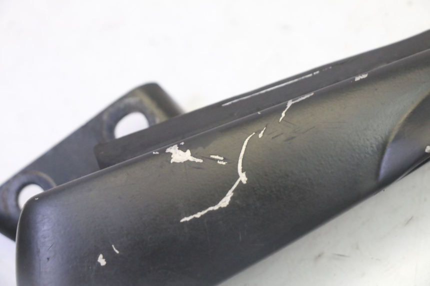 photo de PODNÓŻEK TYLNY LEWY GILERA RUNNER SP 50 (2009 - 2017) - Szczegół części